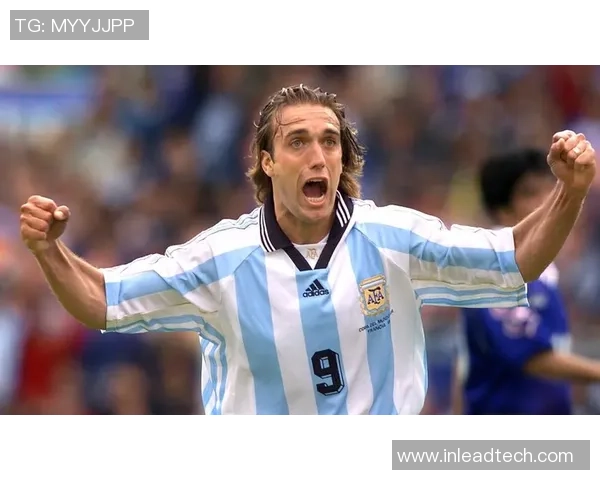 每个时代的足球明星如何塑造了足球的历史与文化传承 每个时代的足球明星如何塑造了足球的历史与文化传承