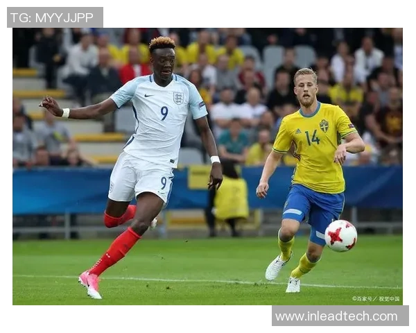 足球明星扔瓶子引发热议视频播放量迅速攀升引发众多讨论 足球明星扔瓶子引发热议视频播放量迅速攀升引发众多讨论