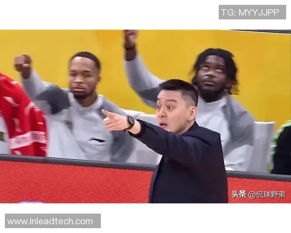 足球明星幽默调侃男篮视频引发热议网友纷纷点赞评论精彩纷呈